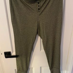 Torrid-	
Black & Gold Lurex Sleep Pant